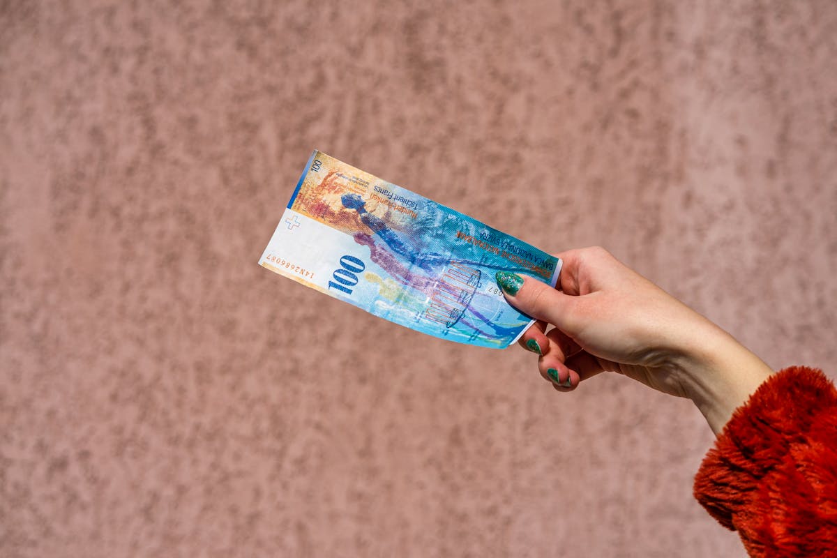 Économiser plus facilement avec la méthode du ‘week-end en espèces’