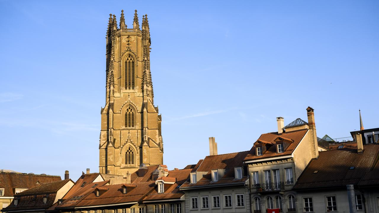 Départs de l’Église catholique suisse en 2024: ralentissement marqué mais chiffres encore élevés