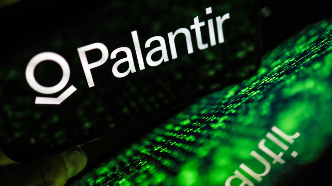 Palantir : analyses de données avancées, marchés publics et controverses géopolitiques