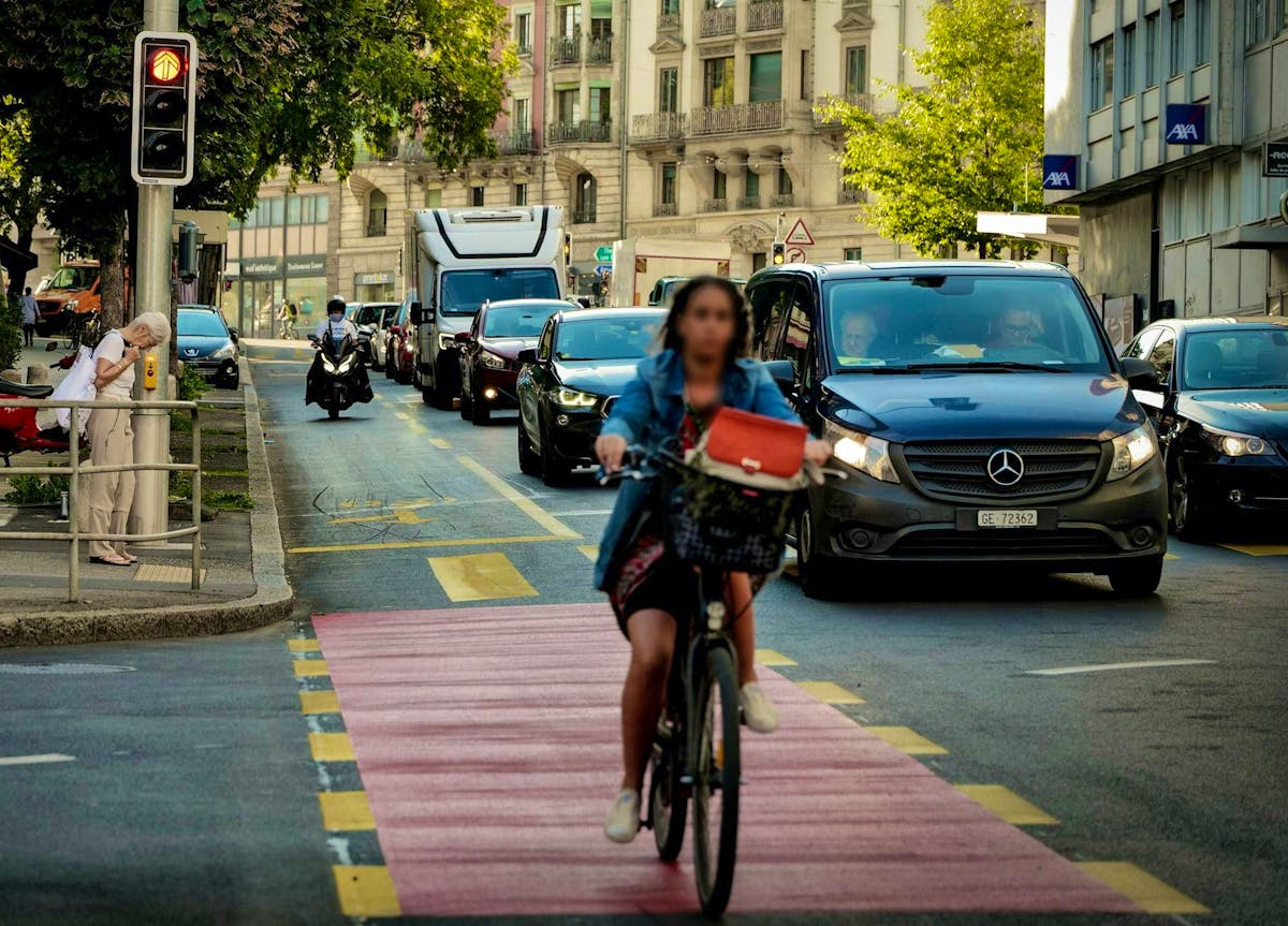 Pistes cyclables en Suisse: une urbaniste néerlandaise appelle à repenser les conceptions