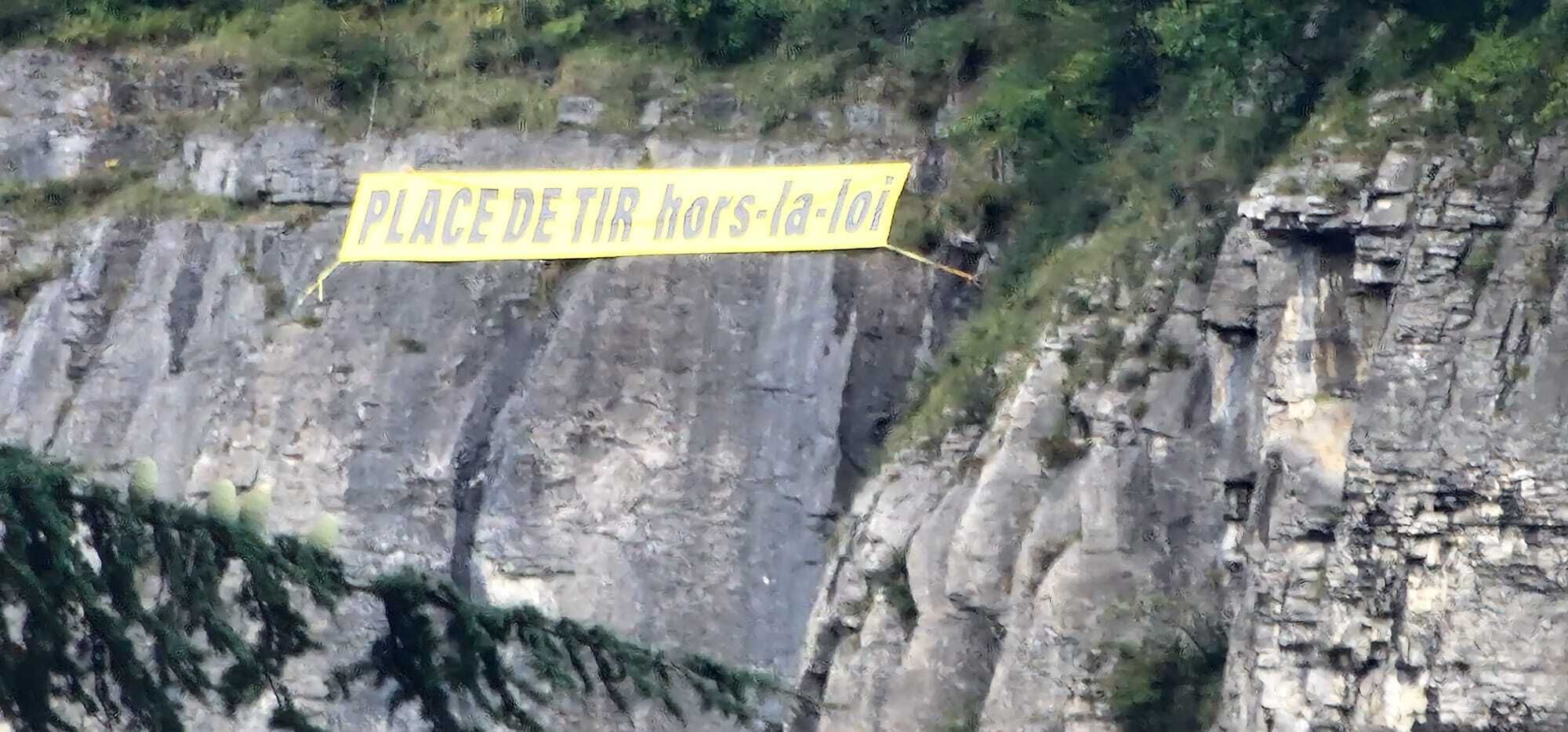 Nuisances sonores sur une place de tir militaire à Vérolliez : des riverains réclament des mesures et dénoncent des retards d’assainissement
