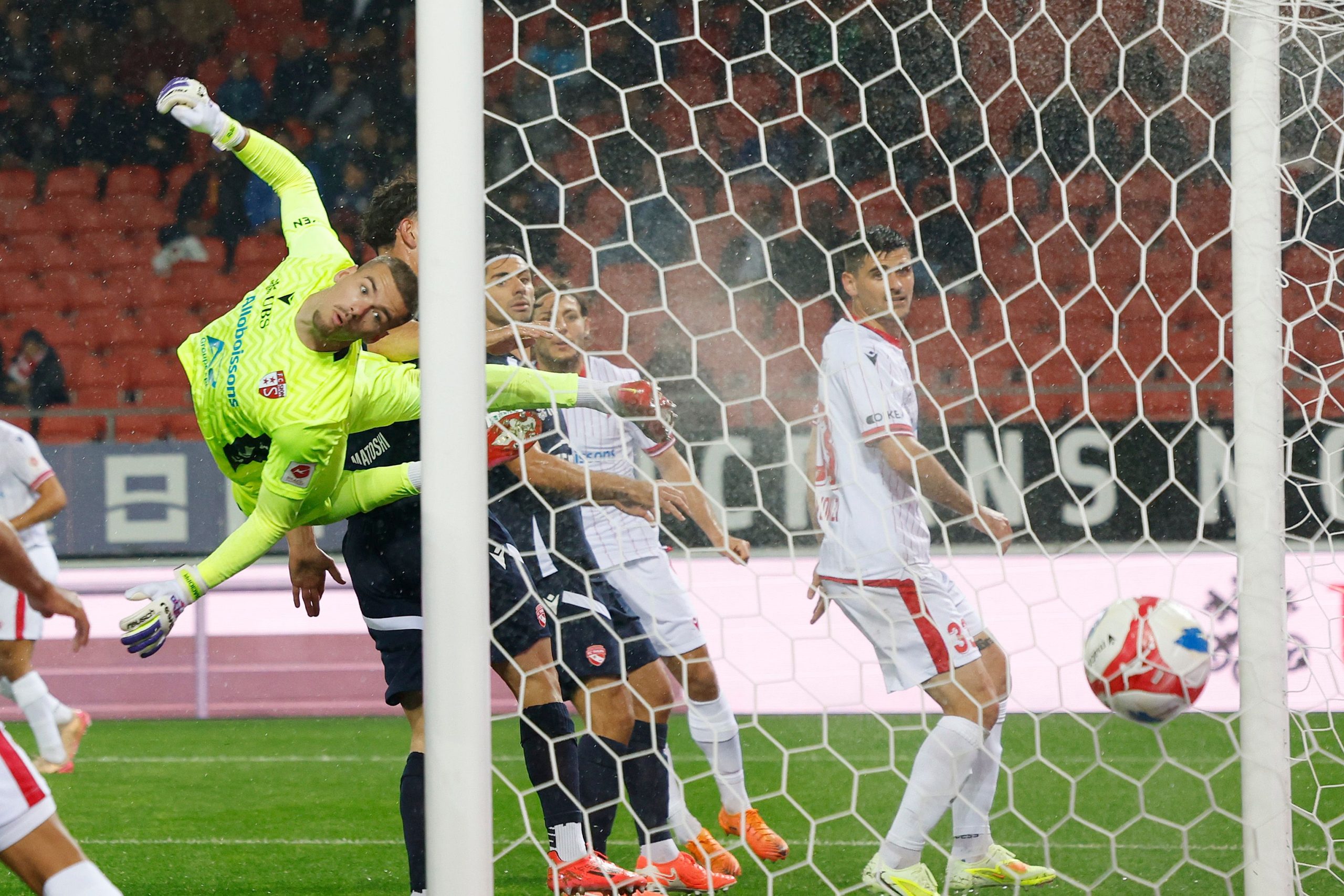 Thoune s’impose 1-0 à Sion et consolide son leadership en Super League