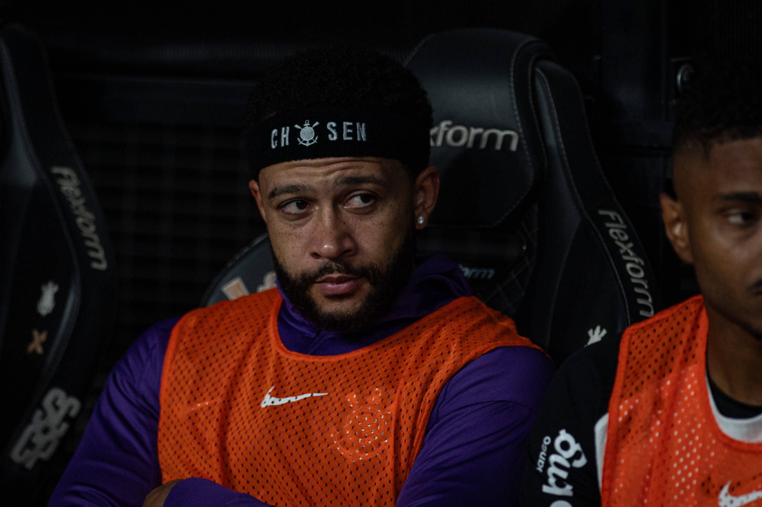 Football néerlandais : Koeman écarte Depay du XI après le vol de passeport du meilleur buteur des Oranje