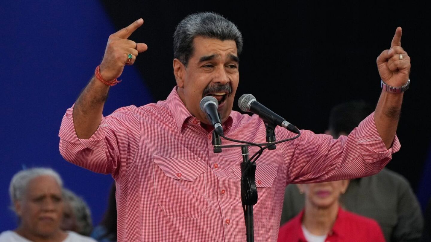 Maduro chante Imagine pour appeler à la paix dans un contexte de tensions USA‑Venezuela