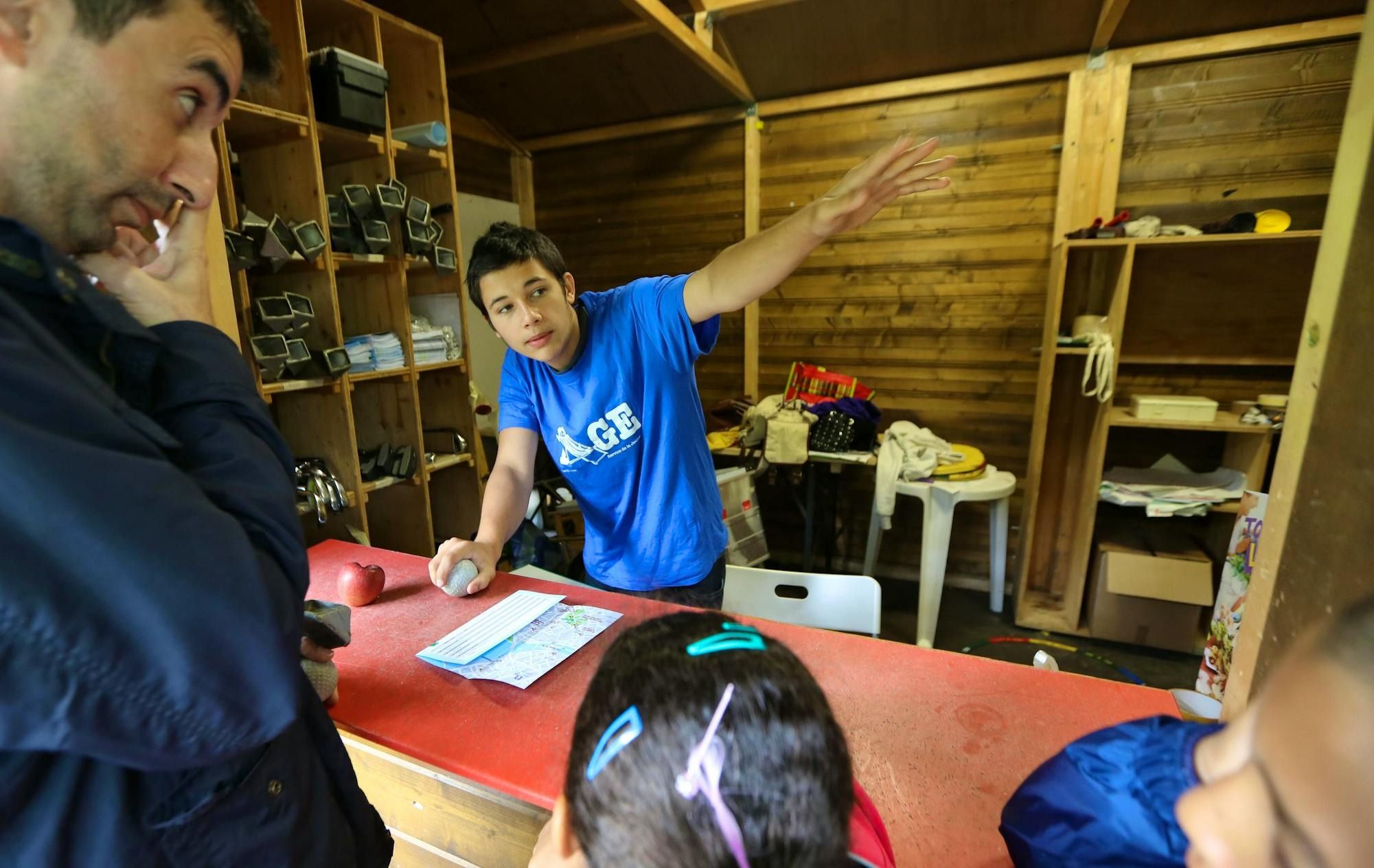 Genève: Le Grand Conseil baisse de 25% le salaire horaire des jobs d’été sous condition de 60 jours et déclenche un référendum automatique