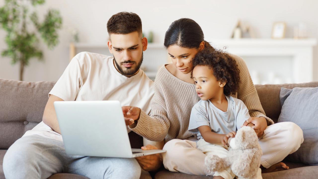 Assurance maladie 2026: les familles peuvent économiser en séparant les enfants des parents chez des assureurs différents